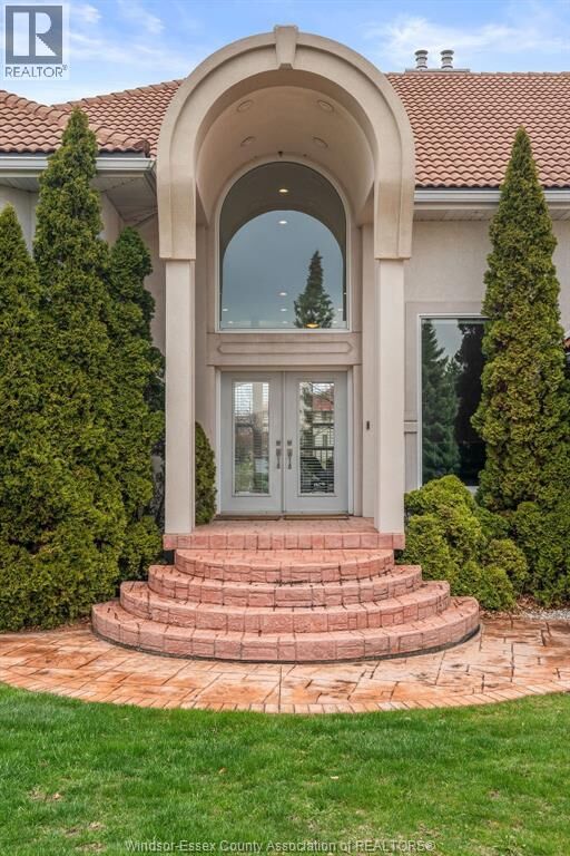 Property Photo: 4572 Lake Grande Court ON N9G 2R3