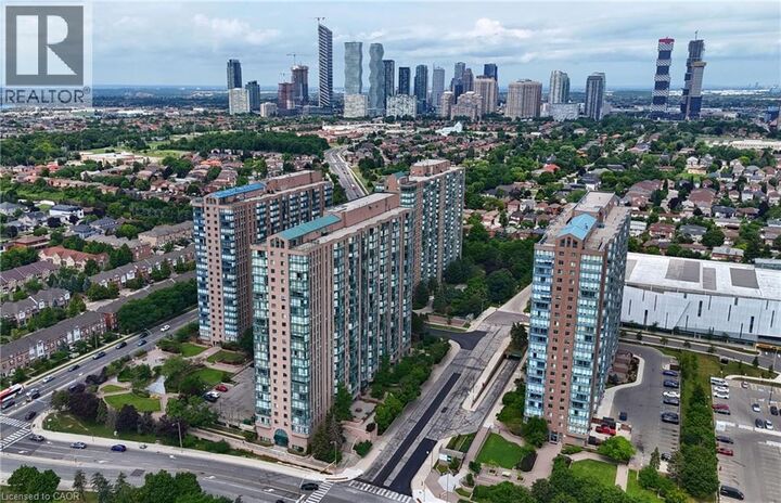 Property Photo:  145 Hillcrest Avenue 1003  ON L5B 3Z1 