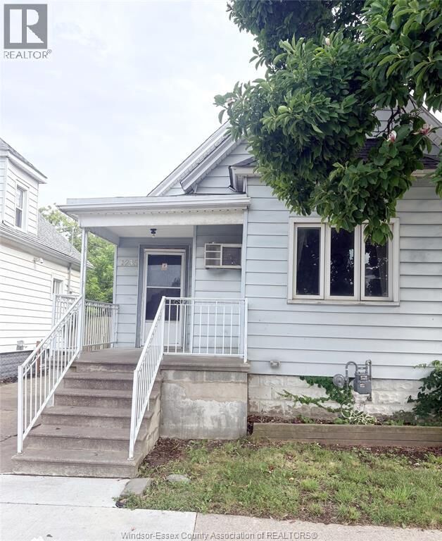 Property Photo:  1235 Erie Street East  ON N9A 3Z6 