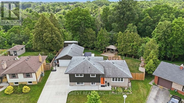Property Photo:  21 Agincourt Place  ON N5Z 4E8 
