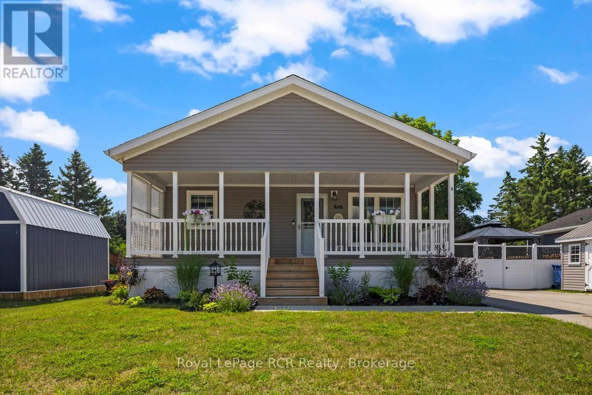 Property Photo:  206 Spruce Drive  ON N4N 3B8 
