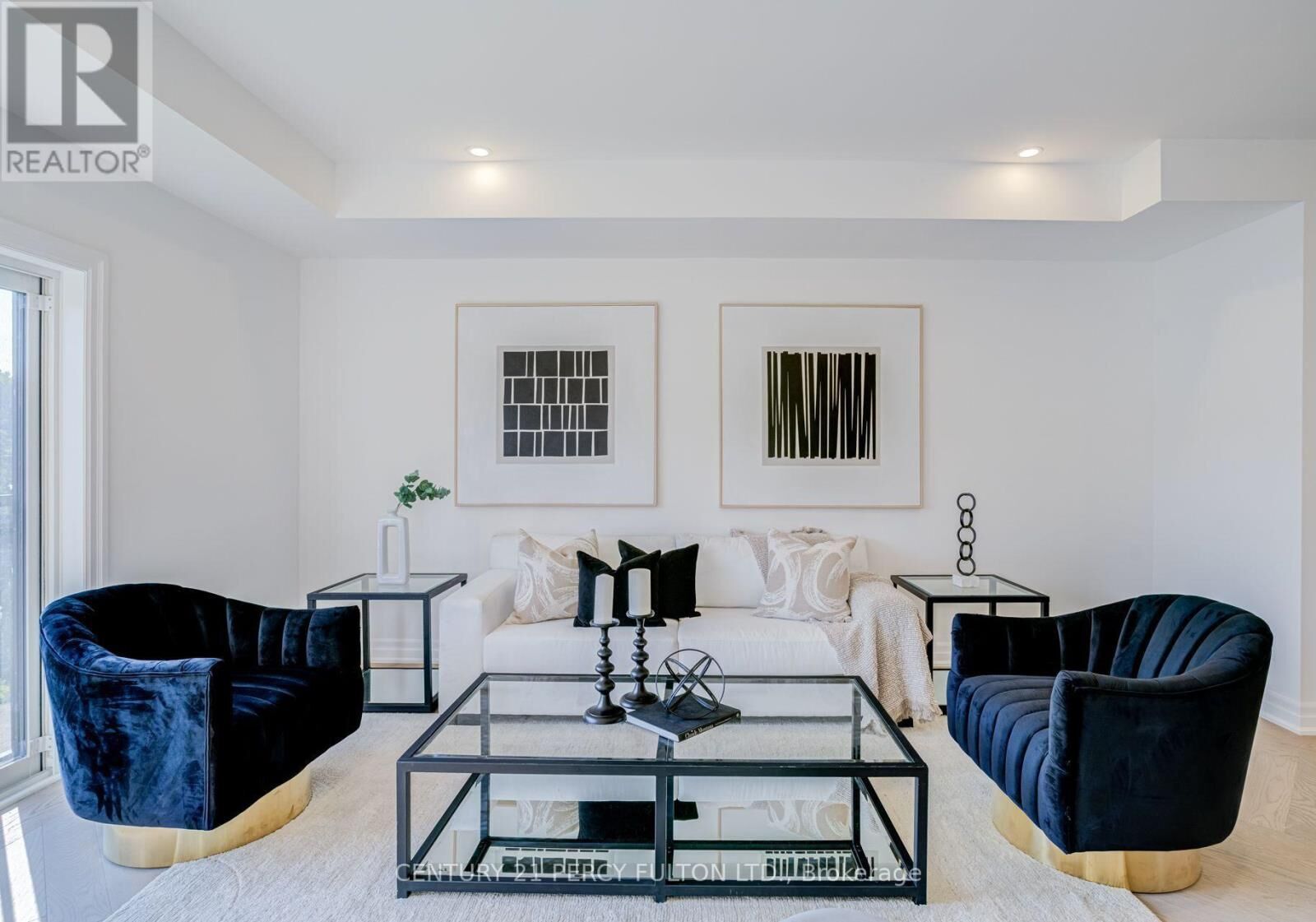 Property Photo: 6636 Clock Court 9 ON L5W 1N2
