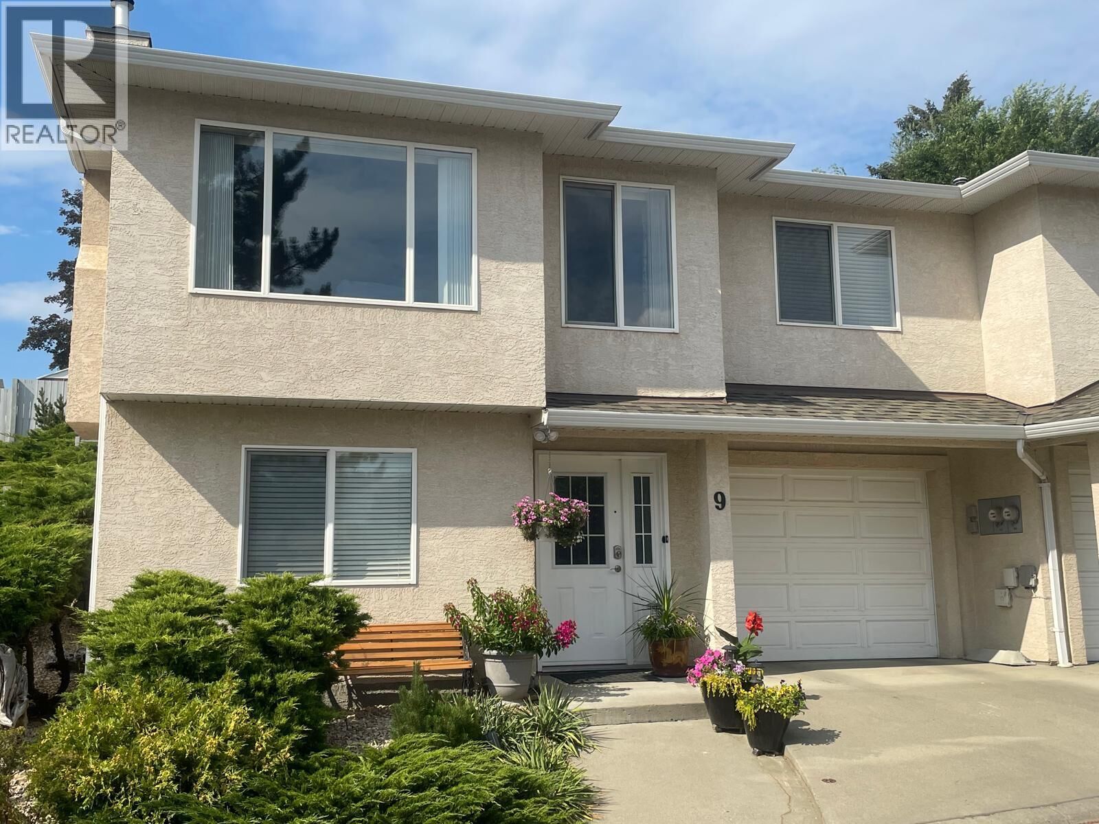 Property Photo: 5101 27 Avenue 9 BC V1T 6L2