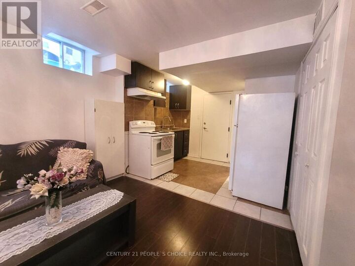 Property Photo: 40 Palm Tree Road (Basmt) ON L6V 4N6