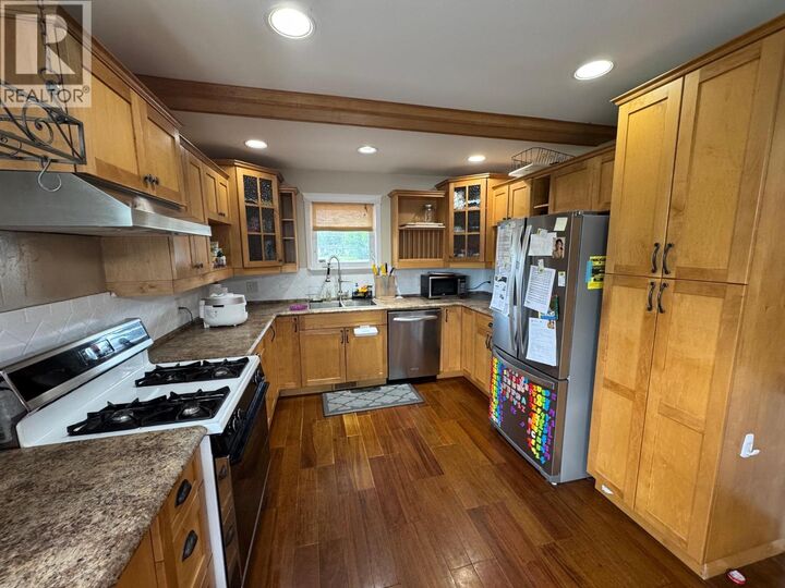 Photo de la propriété: 1675 Canford Avenue BC V1K 1B8