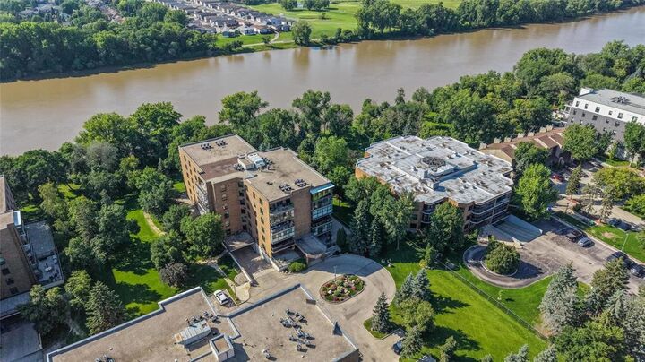 Property Photo: 1850 Henderson Highway MB R2G 1P2