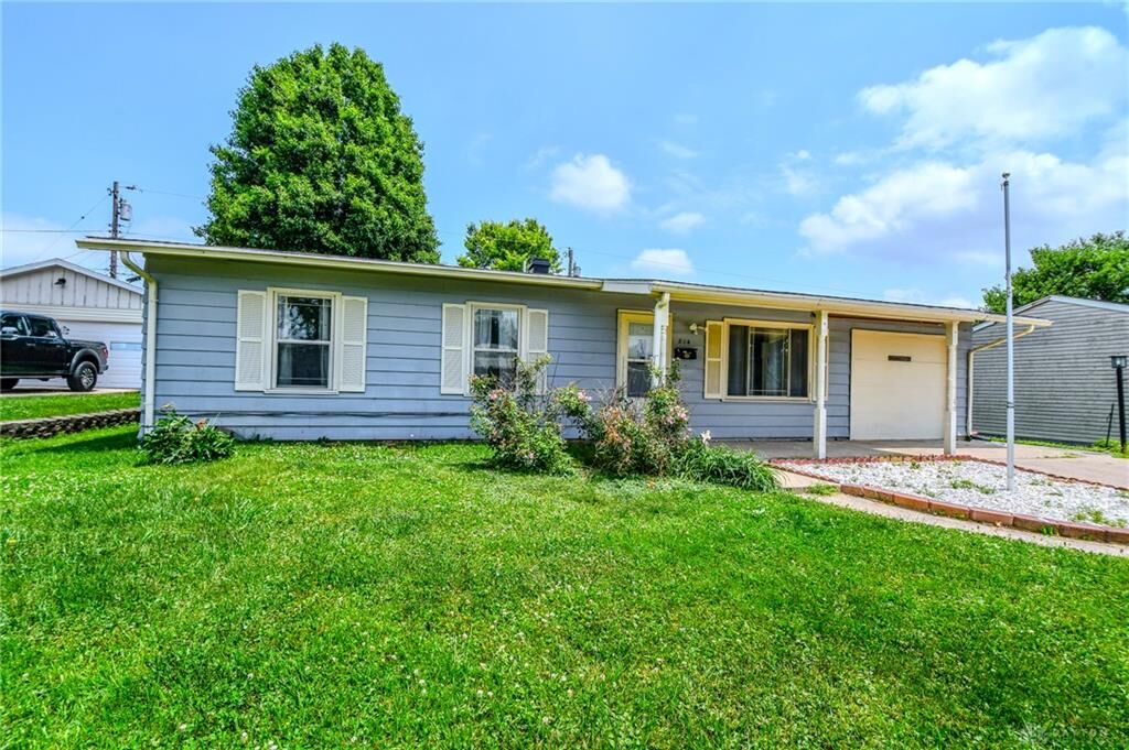 Property Photo:  814 Bellows Drive  OH 45344 