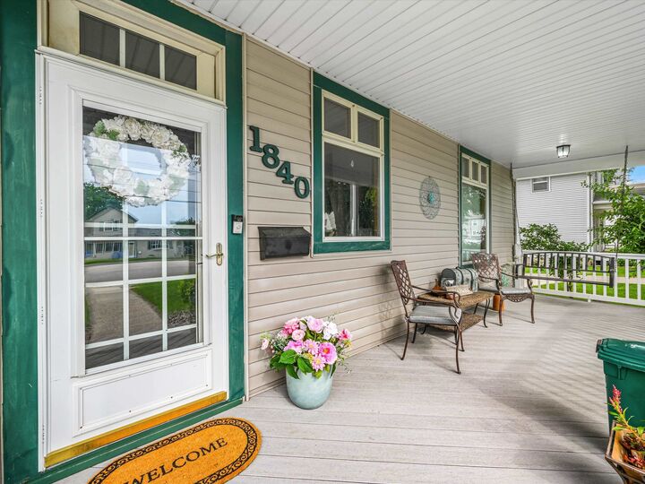 Property Photo:  1840 Asbury Road  IA 52001 