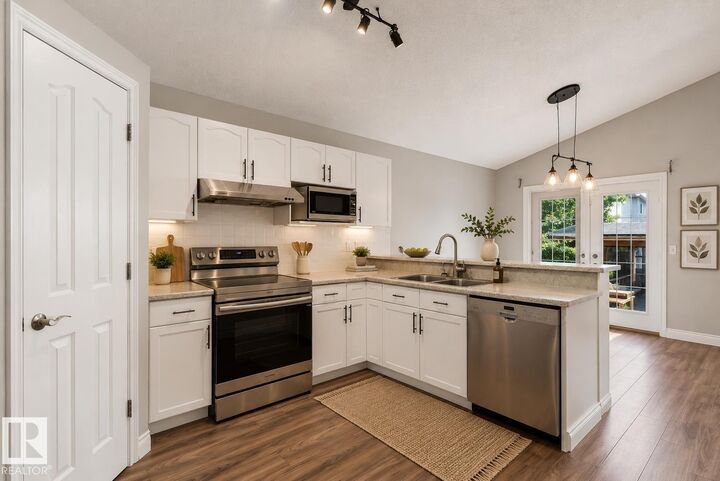 Property Photo:  13540 141 Avenue NW  AB T6V 1W7 