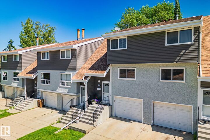 Property Photo: 15 Grandin Wood(S) AB T8N 2Y4