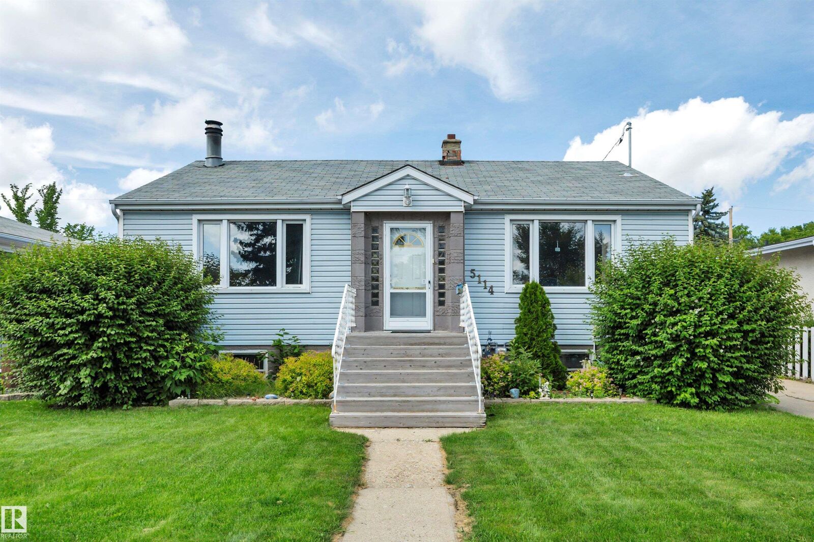 Property Photo: 5114 47 Avenue AB T9E 5C5