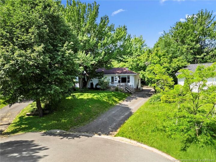 Property Photo: 26 Chelsea Court NB E3B 4N1