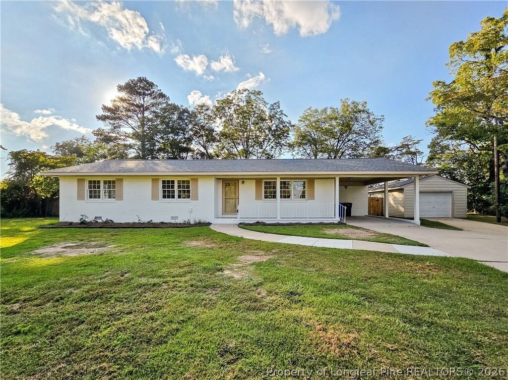 Property Photo:  1602 Ferndell Drive  NC 28314 