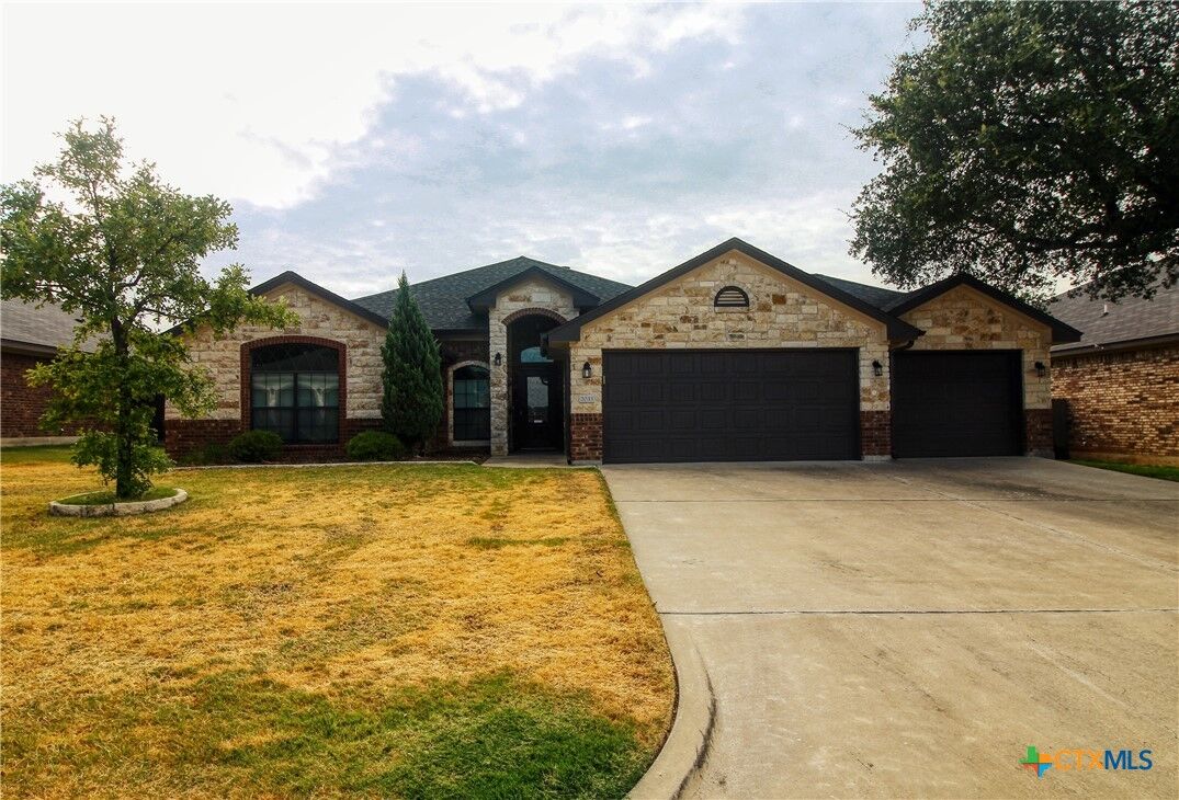Property Photo:  2033 Cork Oak Drive  TX 76548 