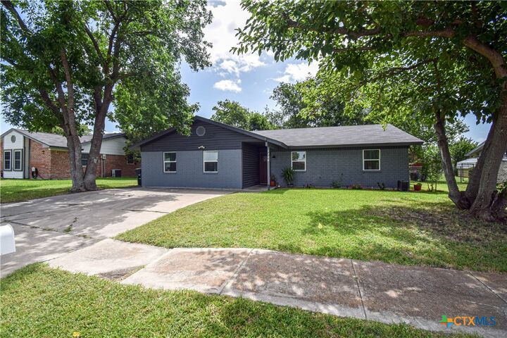 Property Photo:  1704 Godman Street  TX 76543 