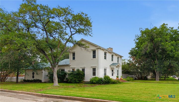 Property Photo:  952 Bismark Street  TX 78155 