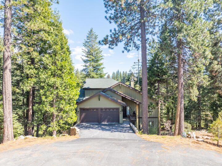 Property Photo: 40322 Mariposa Lilly Lane CA 93664