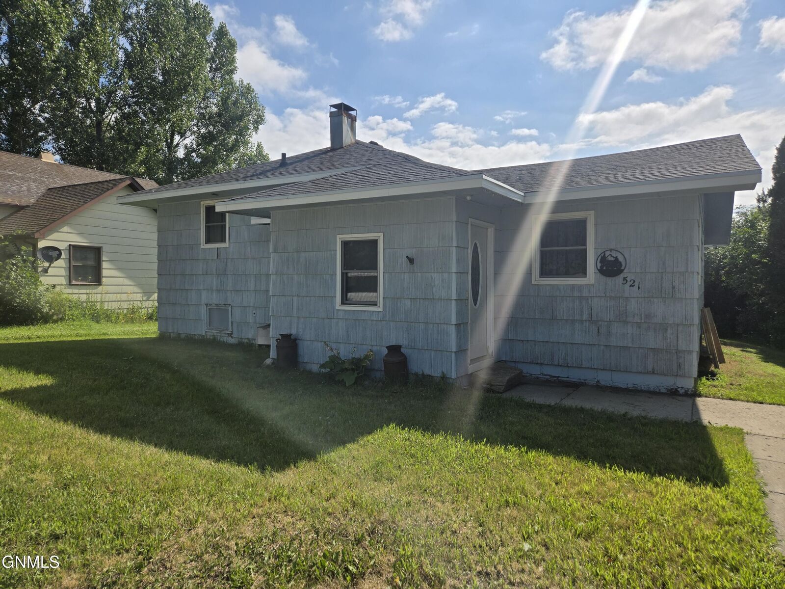 Property Photo: 521 2nd Avenue NW ND 58413