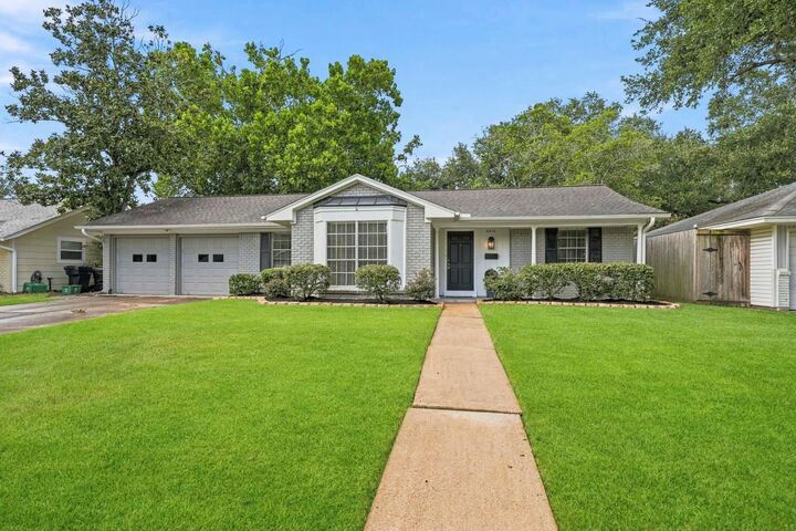 Property Photo: 4614 Hummingbird Street TX 77035