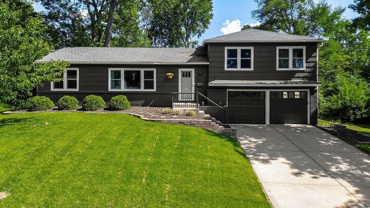 Property Photo: 5812 W 101st Terrace KS 66207