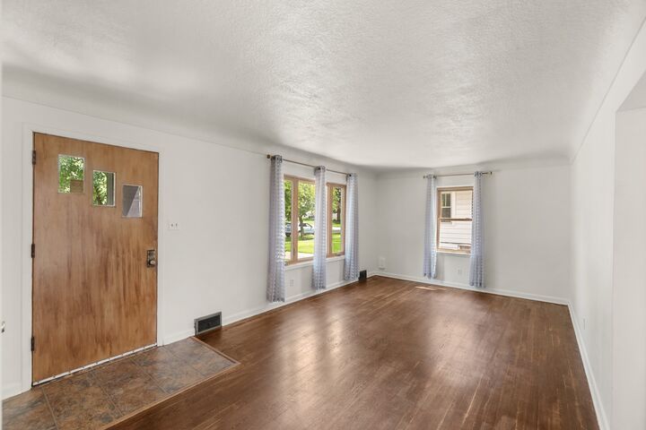 Property Photo:  3114 48th Place  IA 50310 