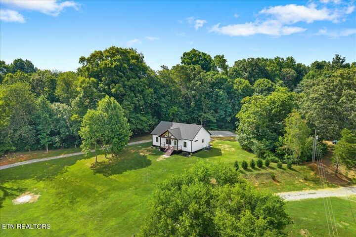Property Photo:  225 Summit Rd  TN 37354 