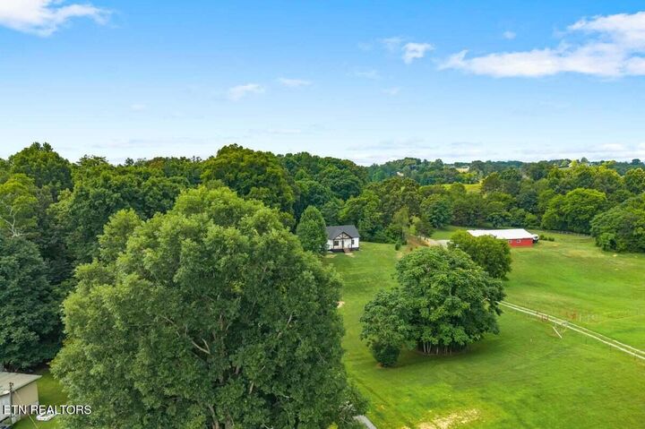 Property Photo: 225 Summit Rd TN 37354