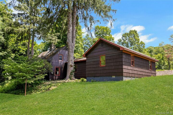 Property Photo:  490 Peekskill Hollow Road  NY 10579 