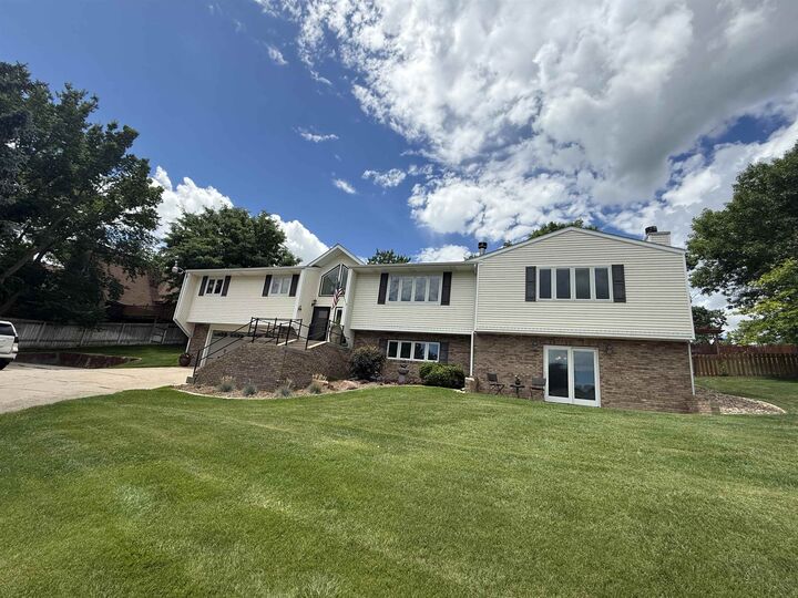 Property Photo: 1120 Apache Dr NE 69101