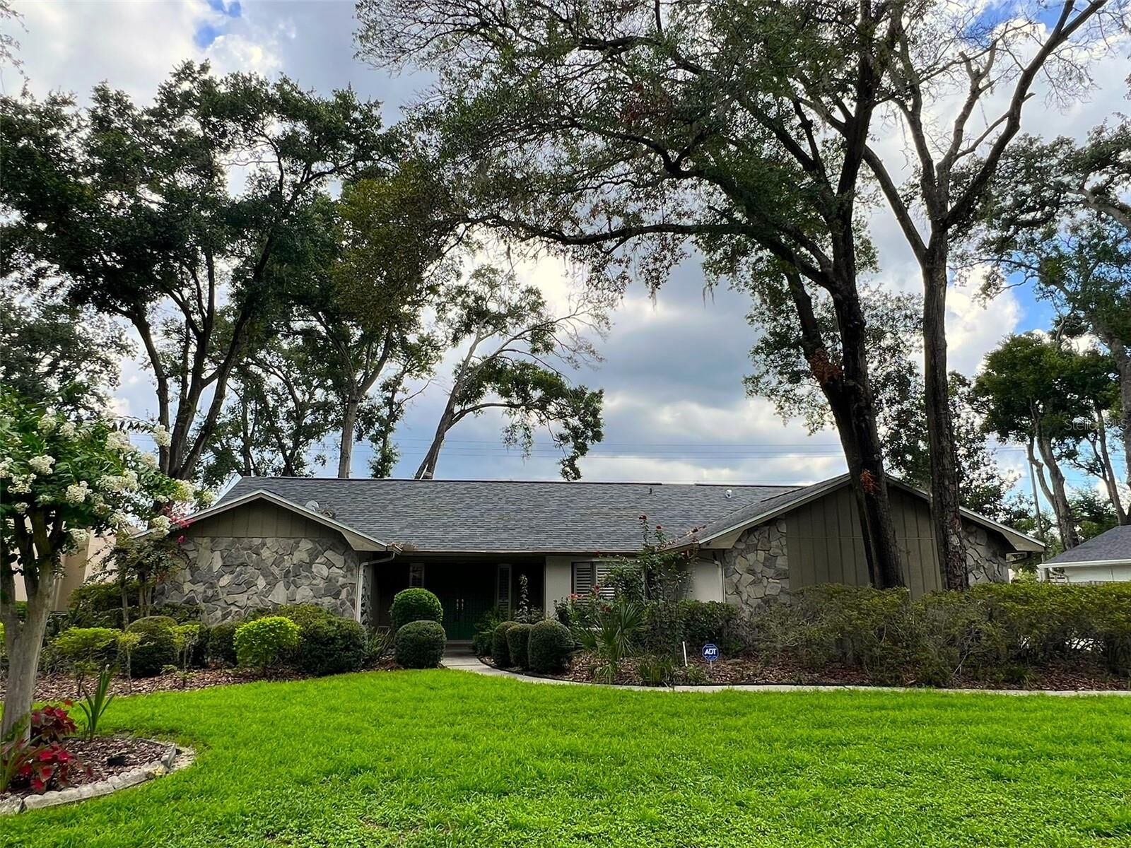 Property Photo: 6328 N Queensway Drive FL 33617