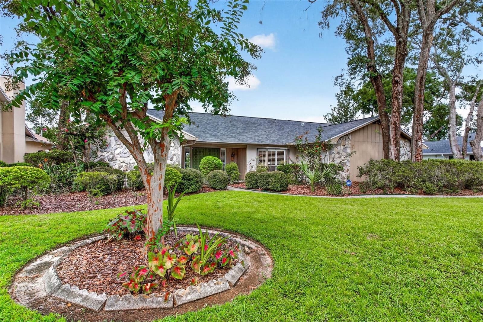 Property Photo: 6328 N Queensway Drive FL 33617