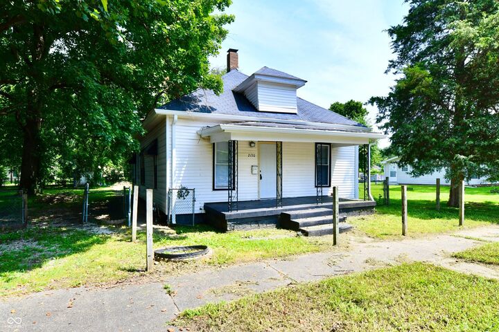 Property Photo:  2130 Plum Street  IN 47804 