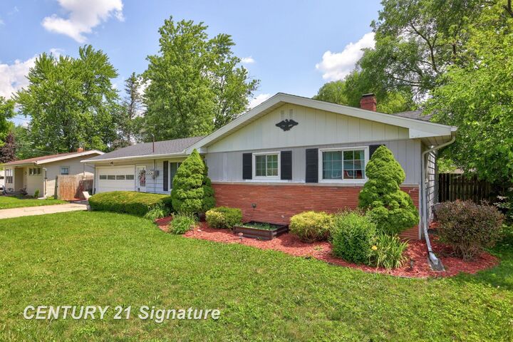 Property Photo:  2684 Kuhlman Drive  MI 48603 