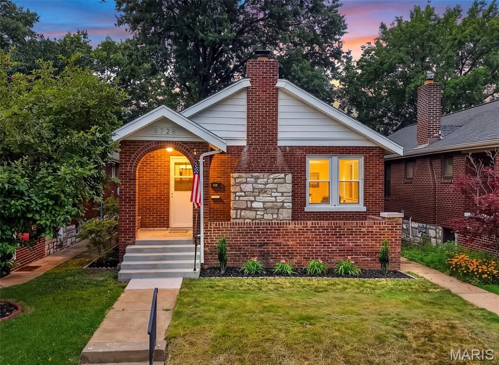 Property Photo:  5728 Holly Hills Avenue  MO 63109 