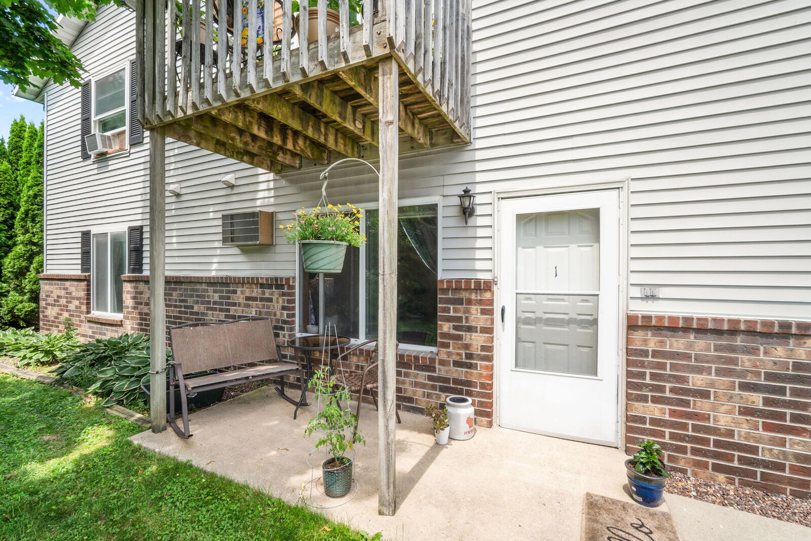 Property Photo:  160 S Maple Ave  WI 53086 