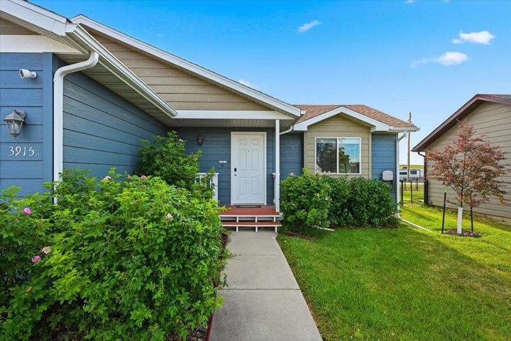 Property Photo:  3915 Gallatin Avenue  SD 57783 