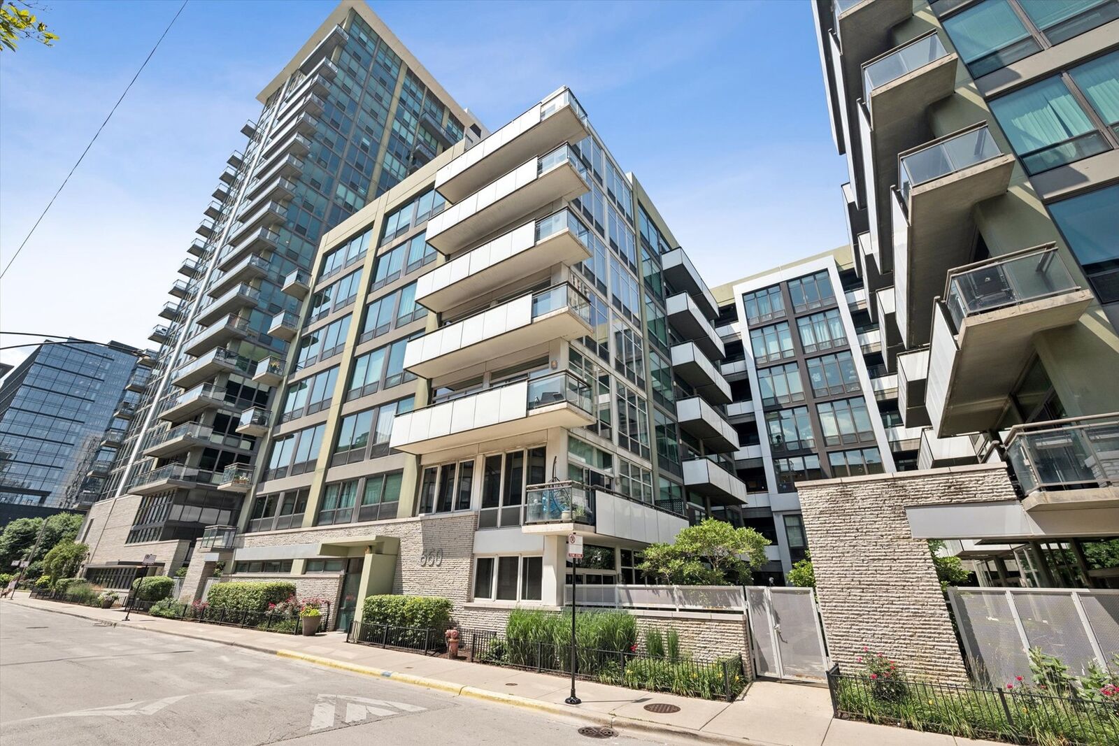 Property Photo:  660 W Wayman Street 405B  IL 60661 