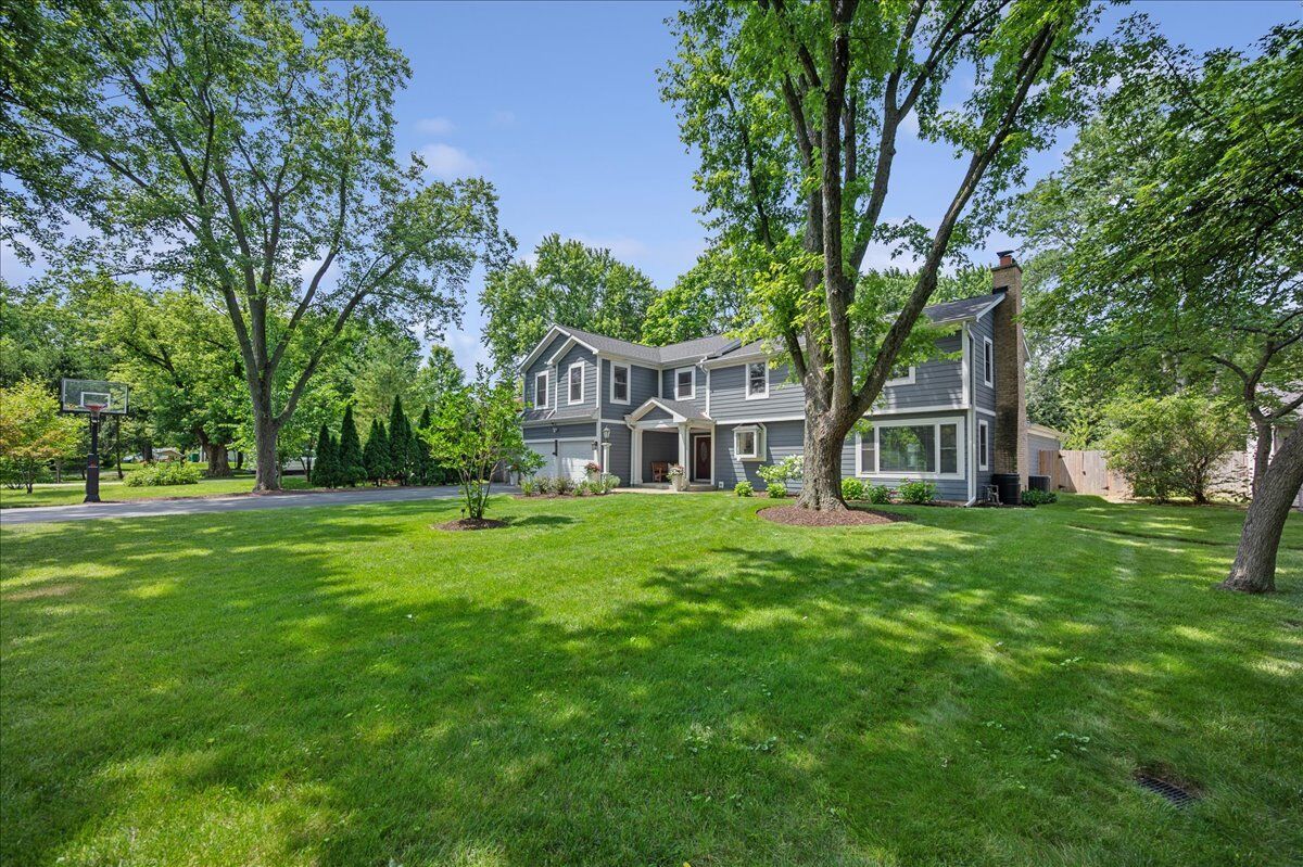 Property Photo: 586 Earl Drive IL 60093