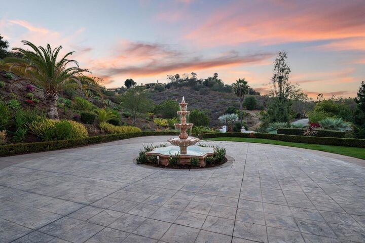 Property Photo: 7823 Calle Cima CA 92067