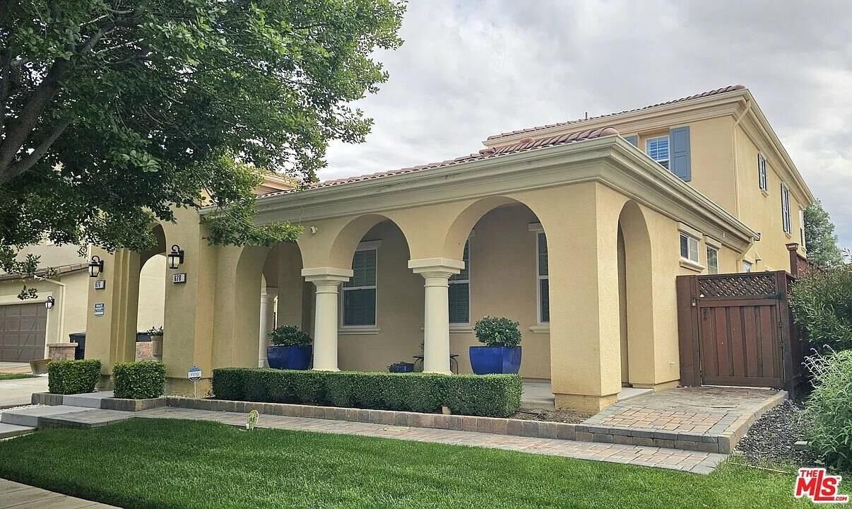 Property Photo:  676 W Jardin Terrace  CA 95391 
