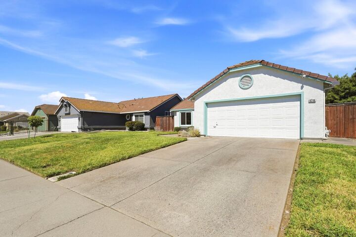 Property Photo:  8298 Sunny Creek Way  CA 95823 