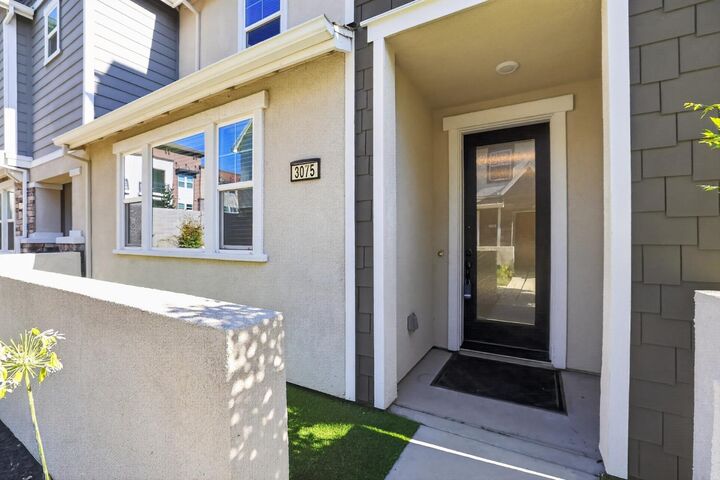 Property Photo: 3075 Blue Cove Walk CA 95833