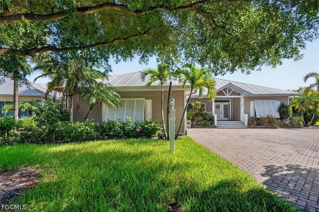 Property Photo:  15627 Caloosa Creek Circle  FL 33908 