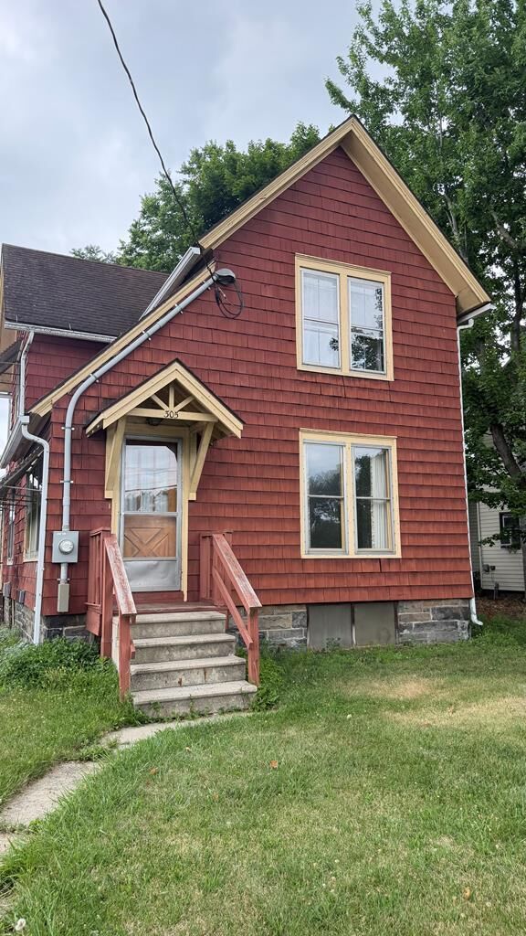 Property Photo: 305 N Lehigh Ave PA 18840