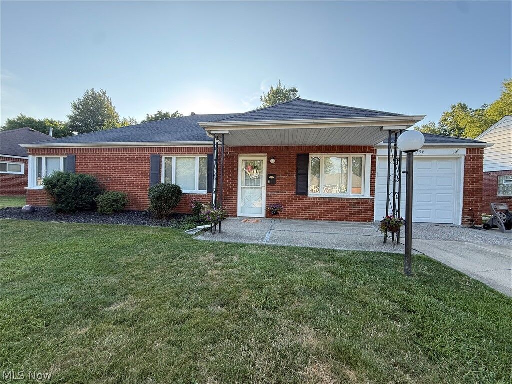 Property Photo: 734 Hemlock Drive OH 44132