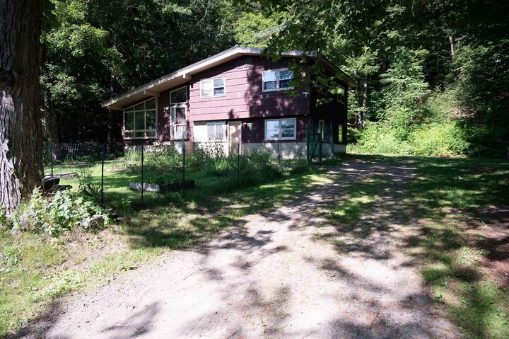 Property Photo: 165 Dutton Farm Road VT 05156
