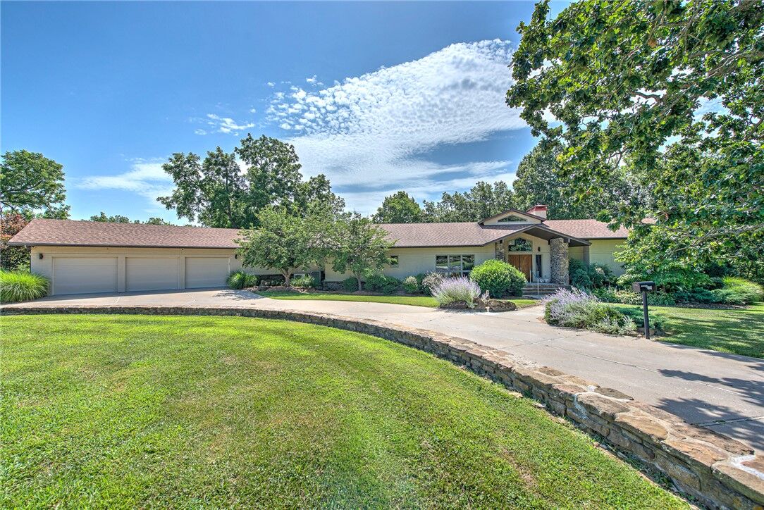 Property Photo: 4601 N 2nd Street AR 72756