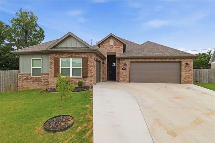Property Photo:  3800 SW Pinecrest Drive  AR 72713 
