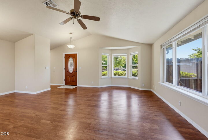 Property Photo: 2642 Esther Lane OR 97527