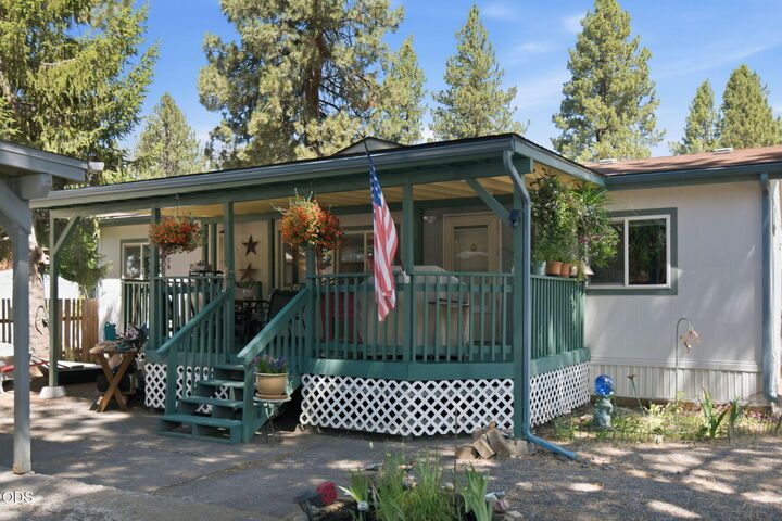 Property Photo:  60975 McMullin Drive  OR 97702 